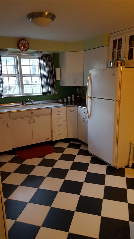 60 Brackett Ln, Portsmouth, NH 03801 - photo 6