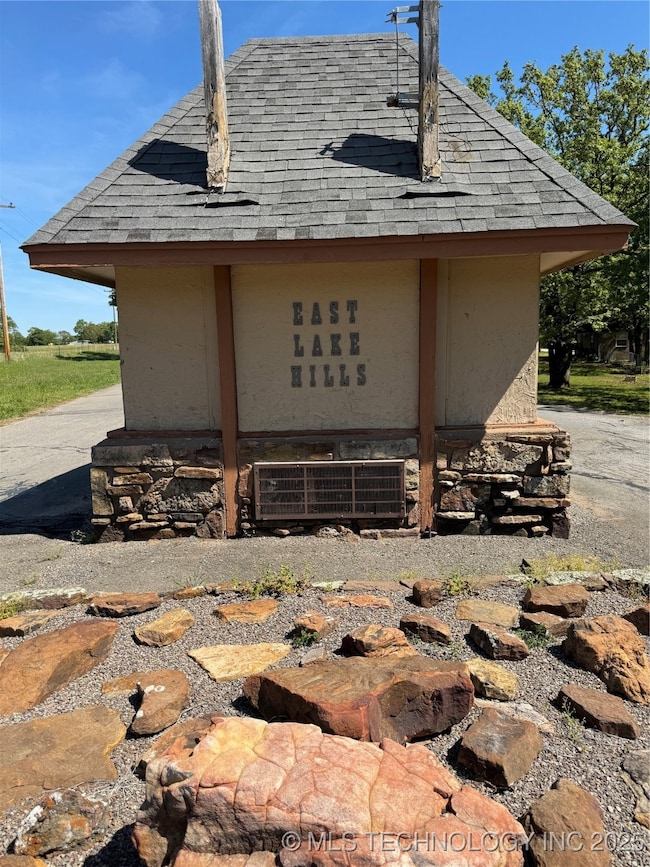Welcoming entrance to subdivision.