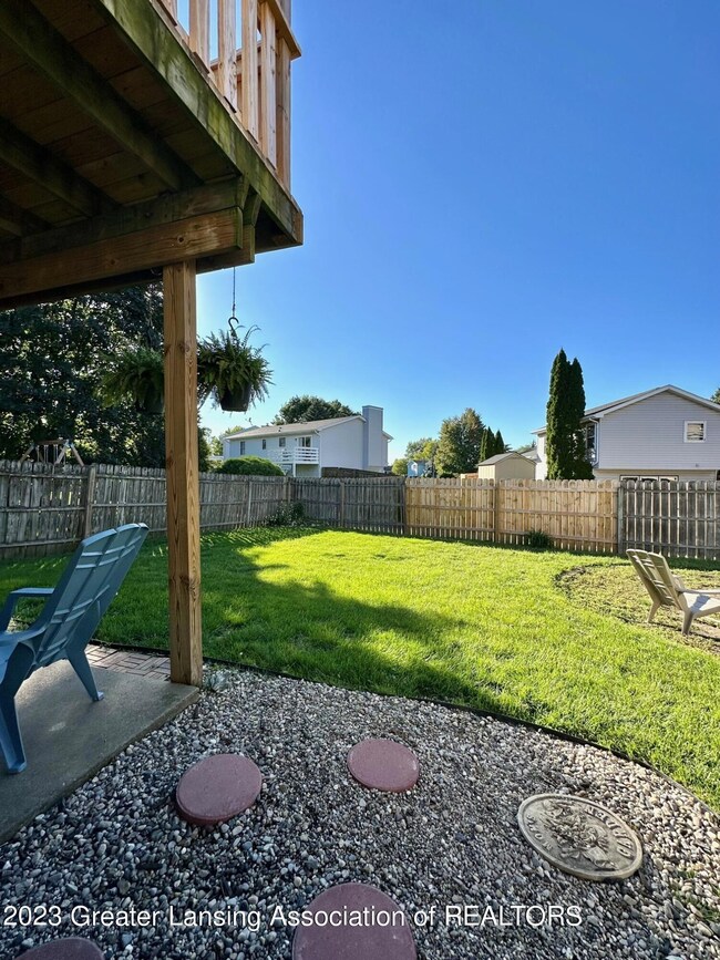 442 Jade Dr, Lansing, MI 48917 - photo 5