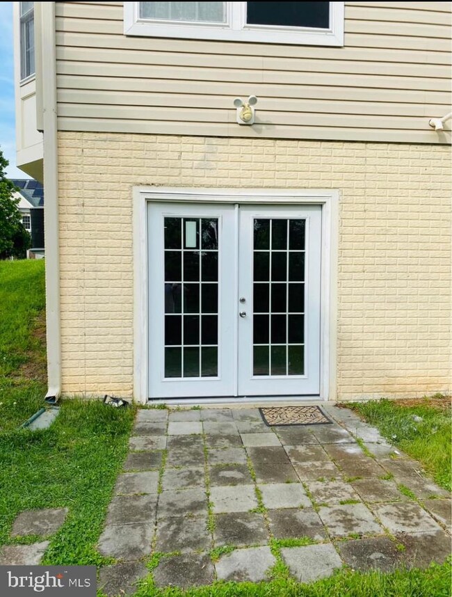 3357 Lady Catherine (Basement Only) Cir, Triangle, VA 22172 - photo 2