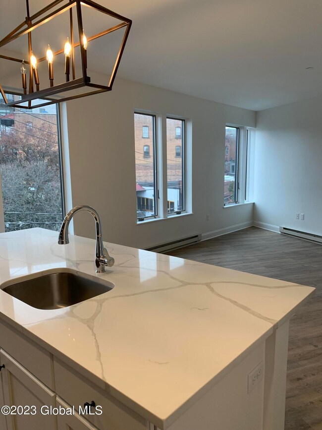 68 Putnam St unit 303, Saratoga Springs, NY 12866 - photo 3