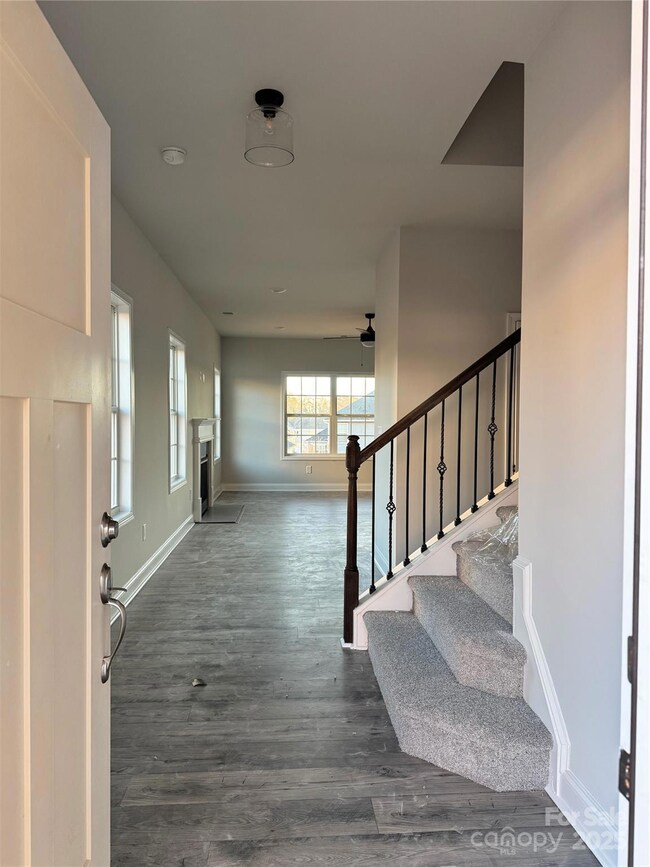 724 Inwood Hill Dr unit 8, Gastonia, NC 28056 - photo 3