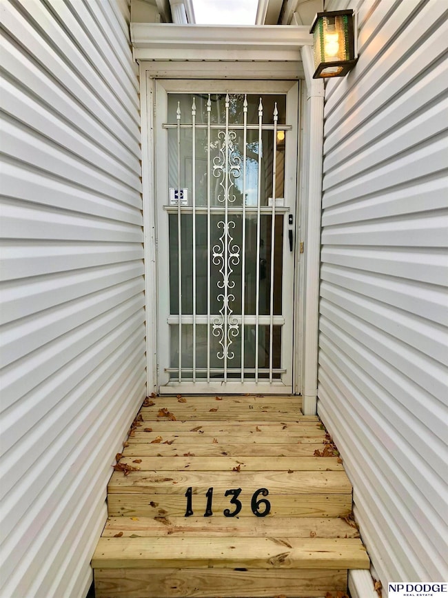 1136 Galloway Ave, Lincoln, NE 68512 - photo 2