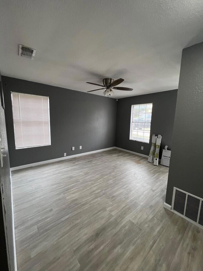 112 Arrowhead St unit B, Fort Worth, TX 76108 - photo 4