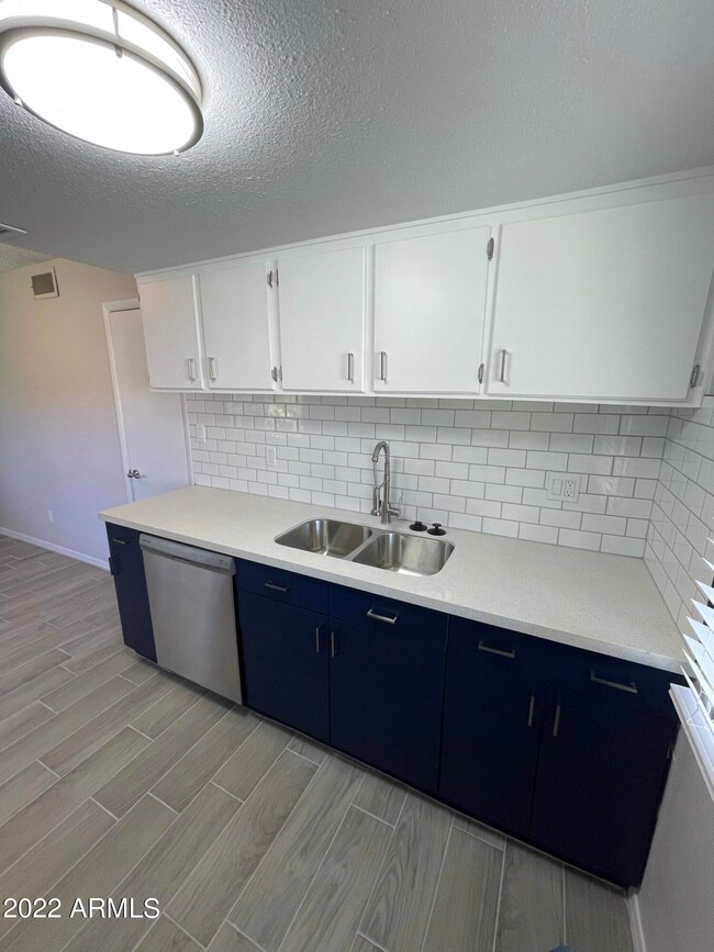 8441 N 34th Ave, Phoenix, AZ 85051 - photo 6