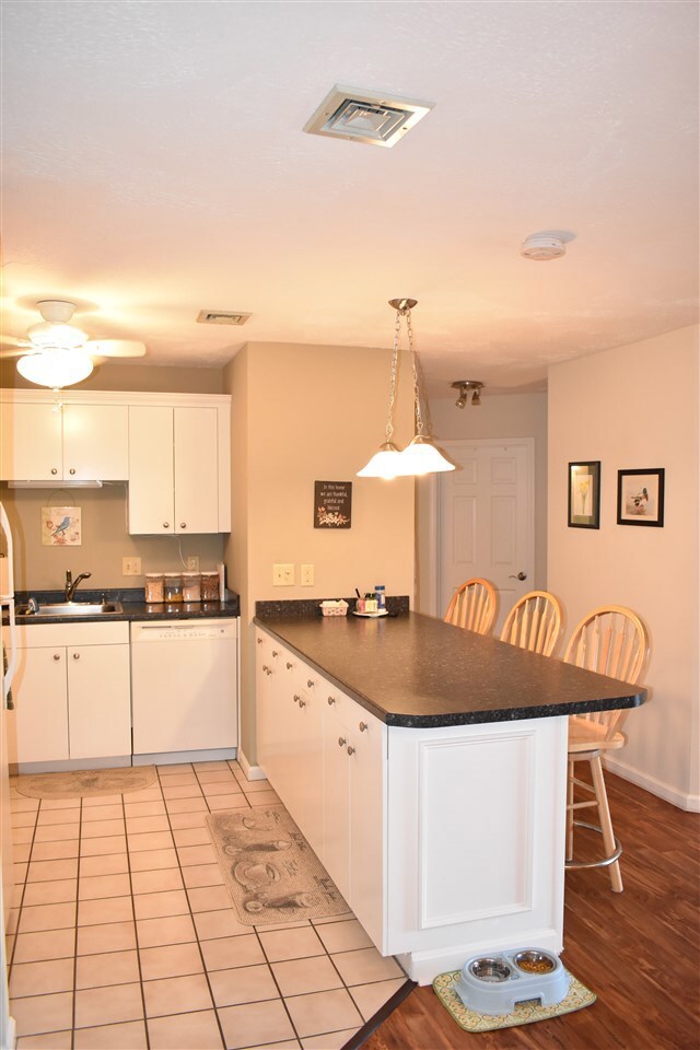 Stoney Creek Condominiums unit 5, Milford, NH 03055 - photo 4