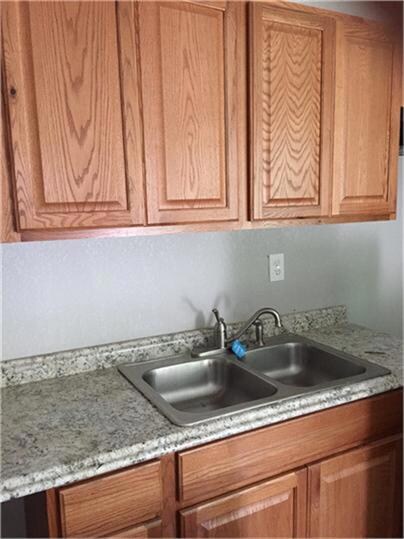 511 W Cleveland St unit 3, Alvin, TX 77511 - photo 2