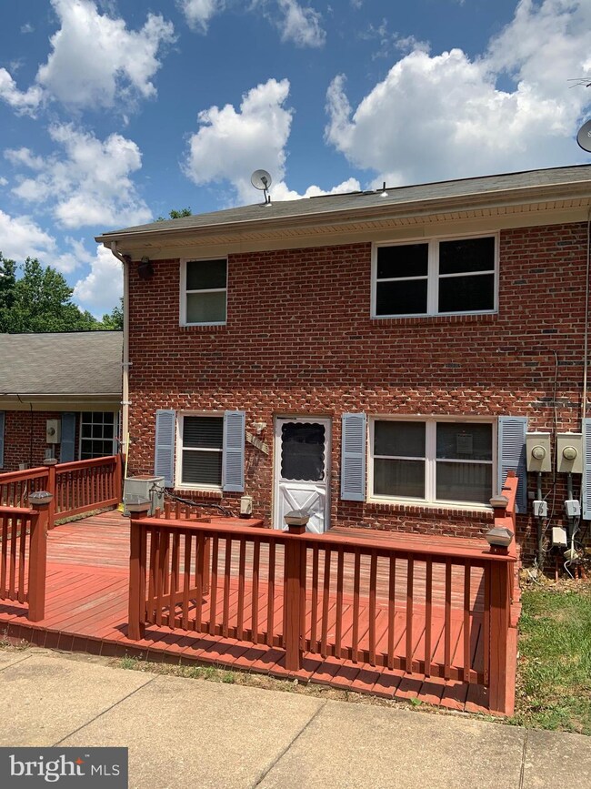 9756 Hagel Cir unit E, Lorton, VA 22079 - photo 4