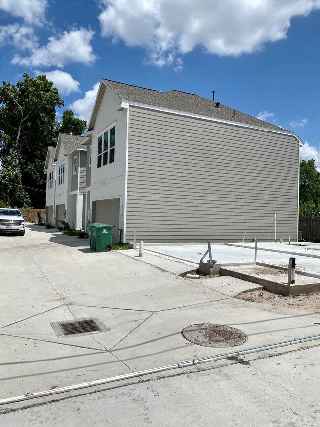 880 Fortune St, Houston, TX 77088 - photo 5