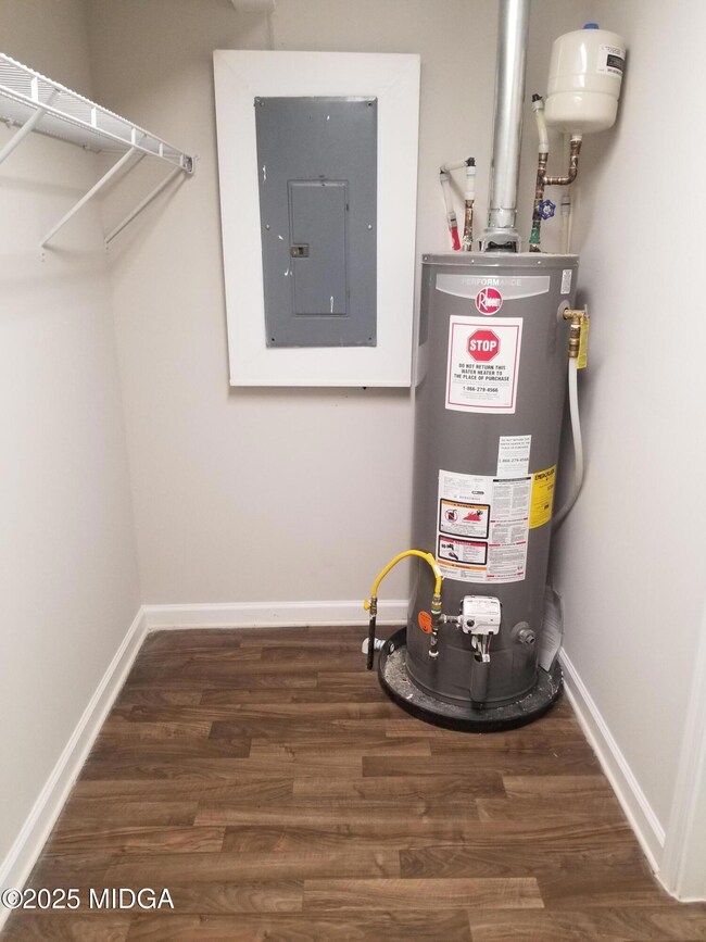 2483 Hillside Dr, Macon, GA 31206 - photo 5