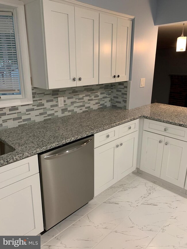 8 Apollo Ave, Sewell, NJ 08080 - photo 5