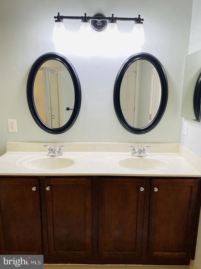 7901 Crescent Park Dr unit 129, Gainesville, VA 20155 - photo 7