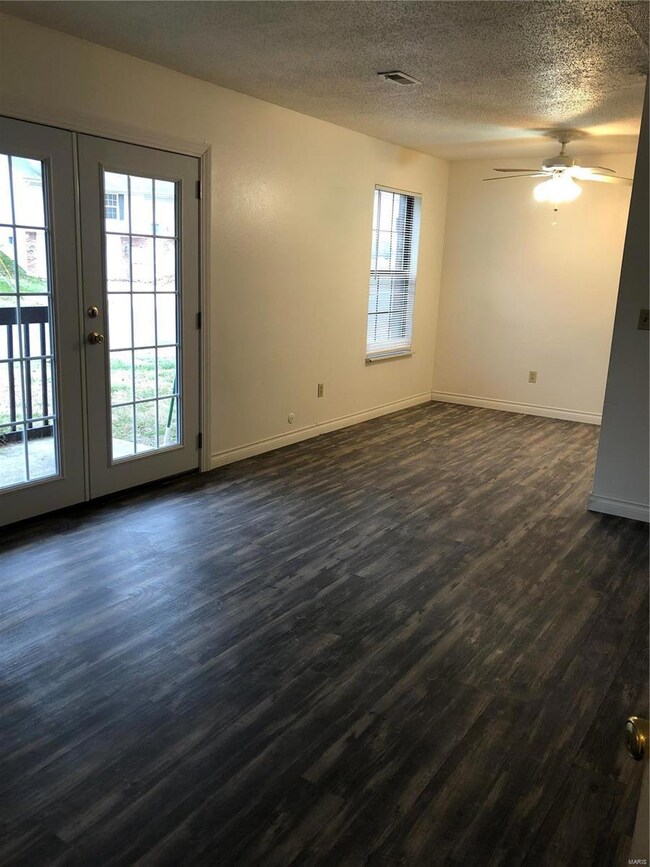 1002 Apache Dr, Collinsville, IL 62234 - photo 3