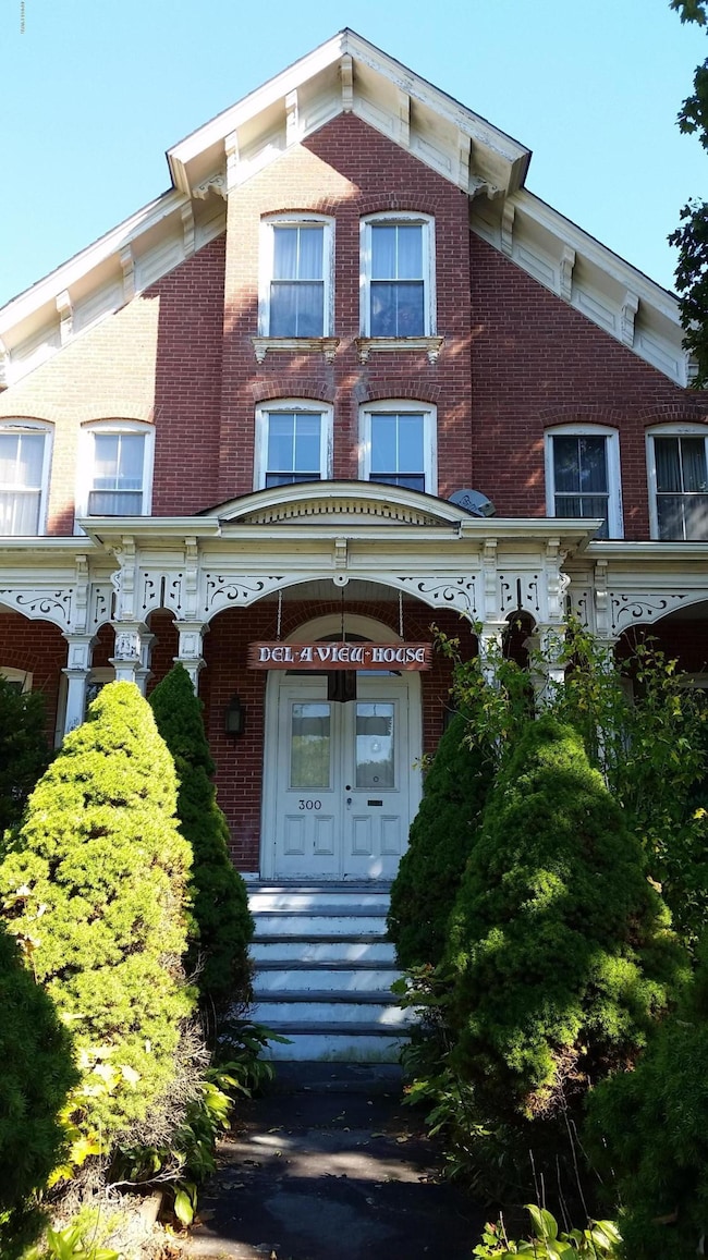 300 E Harford St, Milford, PA 18337 - photo 2