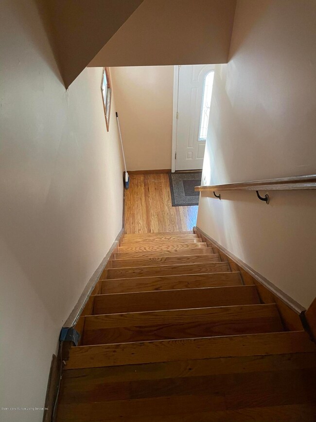 133 Mann Ave, Staten Island, NY 10314 - photo 3