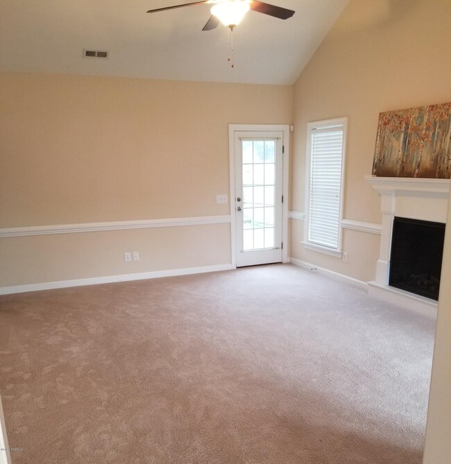 3813 St Augustine Dr, Greenville, NC 27834 - photo 4