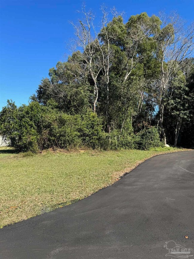 2400 Sylvan Ct, Northwest Pensacola, FL 32526 - photo 3