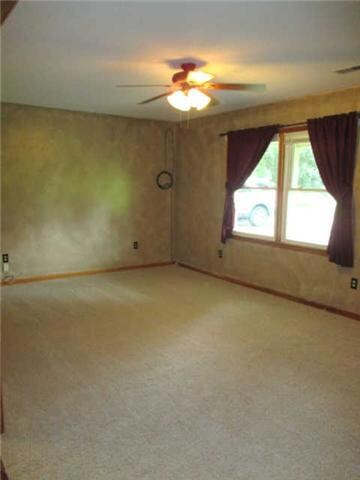 259 Lou Ellen Dr, Manchester, TN 37355 - photo 3