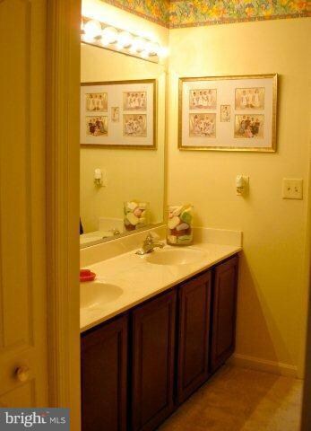 705 Brandon Green Dr, Silver Spring, MD 20904 - photo 5