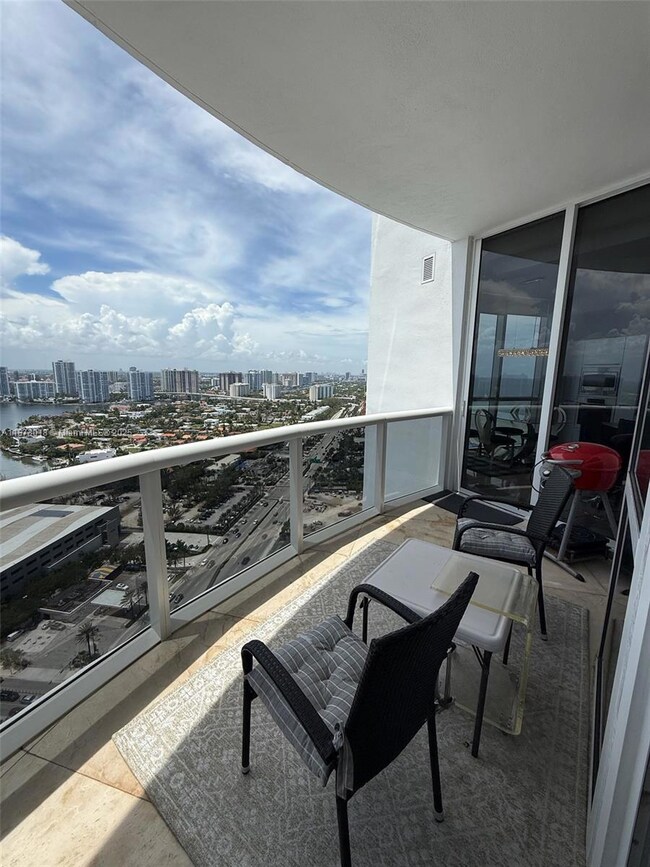 Trump Royale unit 4001, Sunny Isles Beach, FL 33160 - photo 5