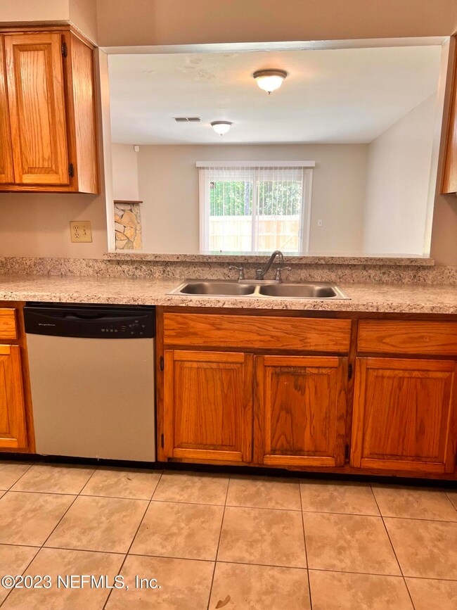 4482 Melissa Ct W, Jacksonville, FL 32210 - photo 7