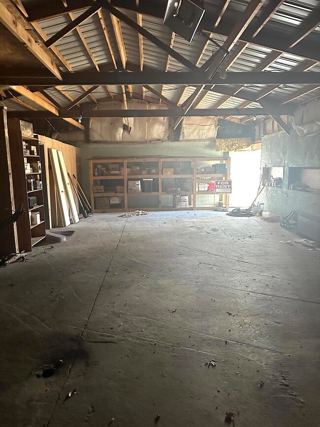 10750 shop interior