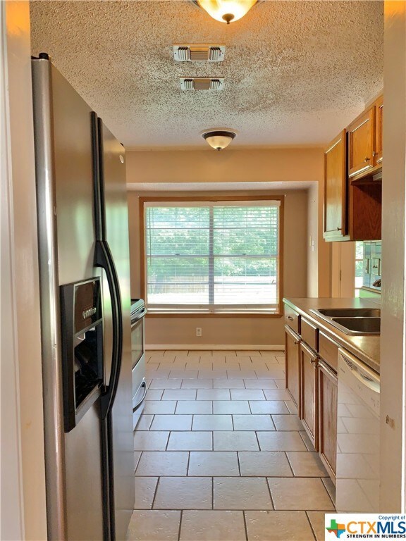 1811 Pleasant Ln, Copperas Cove, TX 76522 - photo 4