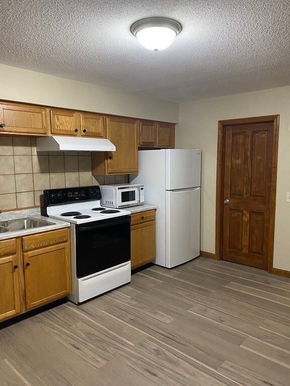 100 Springfield St unit 1, Palmer, MA 01080 - photo 3