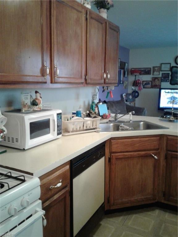 1536 E 31st St, Lorain, OH 44055 - photo 3