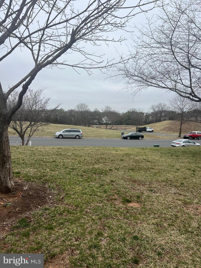 7875 Apache Ridge Ct, Manassas, VA 20109 - photo 4