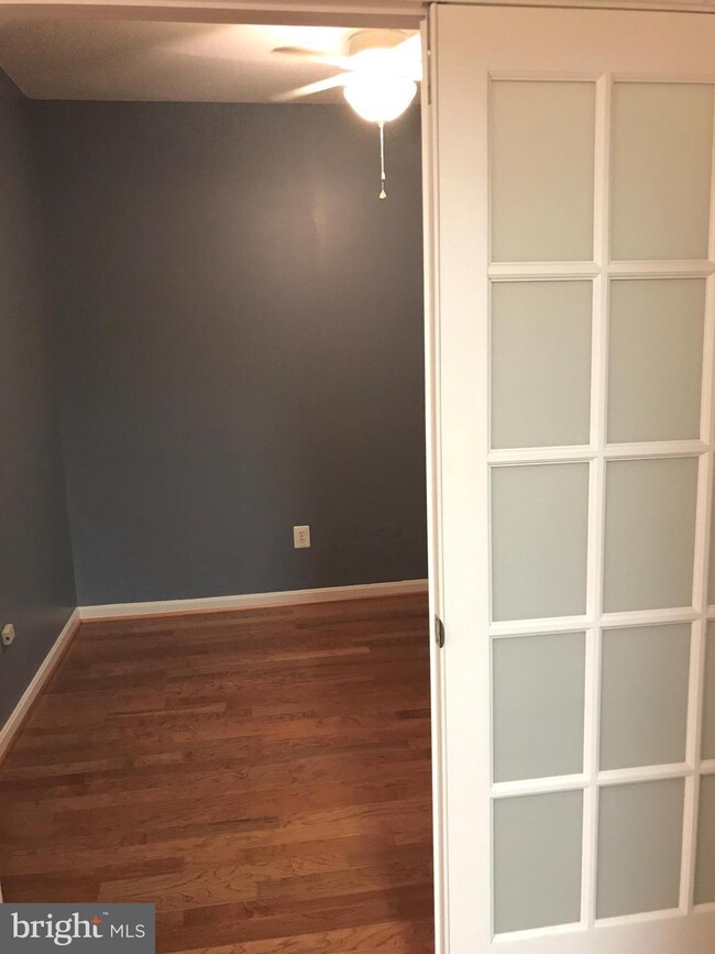 8609 Wintergreen Ct unit 401, Odenton, MD 21113 - photo 6