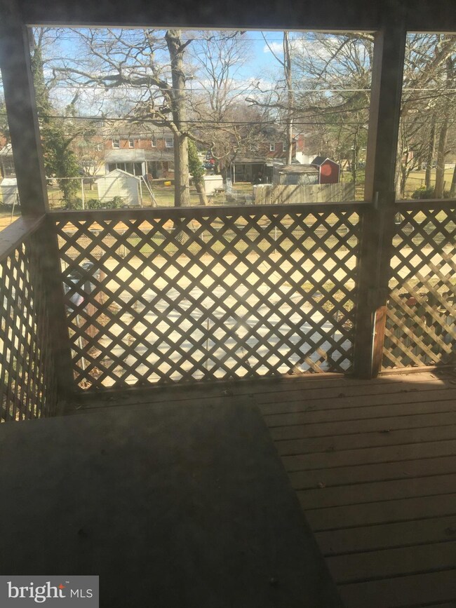 8645 Oak Rd, Parkville, MD 21234 - photo 5