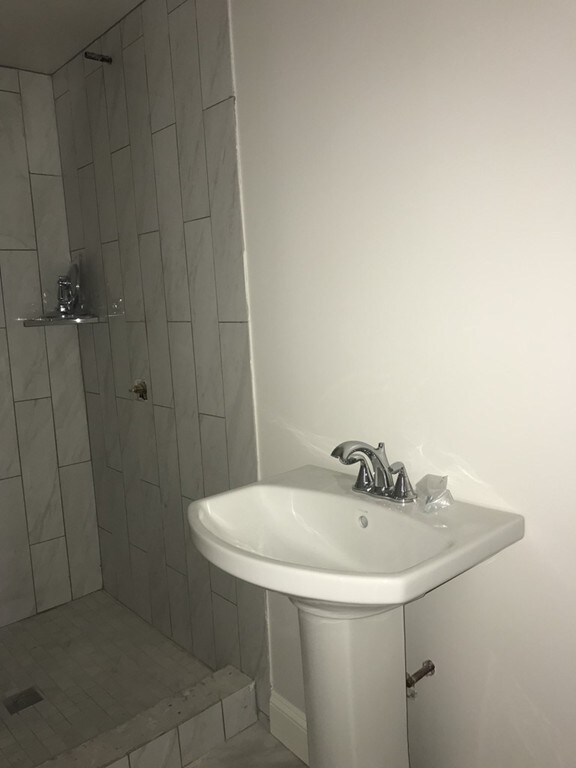 180 Endicott St unit 4, Boston, MA 02113 - photo 4