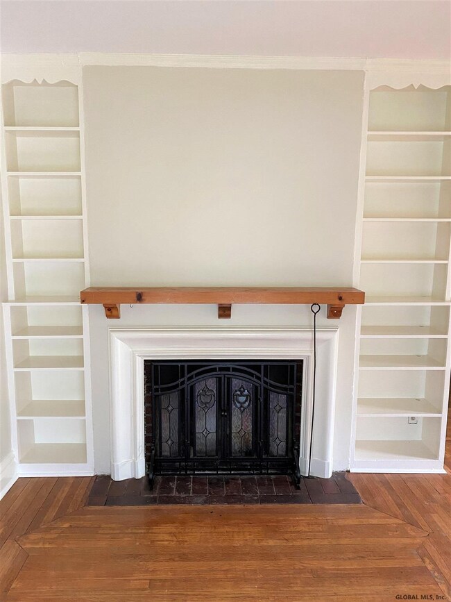 852 Myrtle Ave, Albany, NY 12208 - photo 5