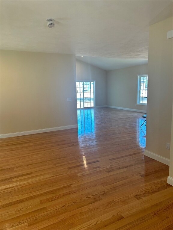 179 Crownshield Ave unit 13-D, Uxbridge, MA 01569 - photo 5