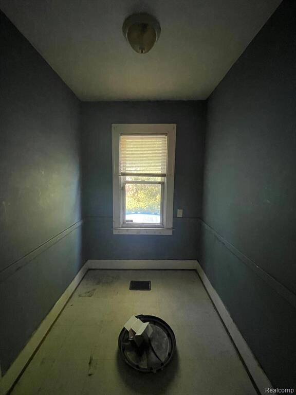 9975 Mark Twain St, Detroit, MI 48227 - photo 6