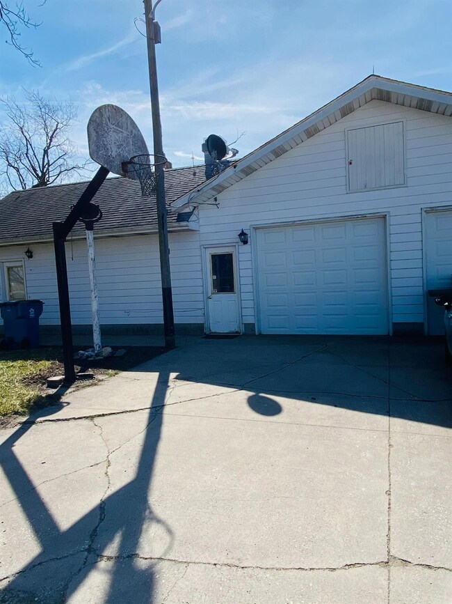 104 S 325 E, Valparaiso, IN 46383 - photo 4