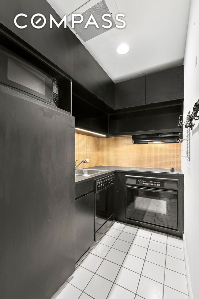 56 Pine Street unit 11F, New York, NY 10005 - photo 3