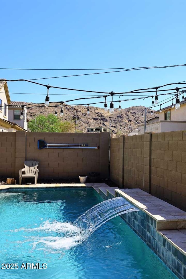 Pool-Water Feature