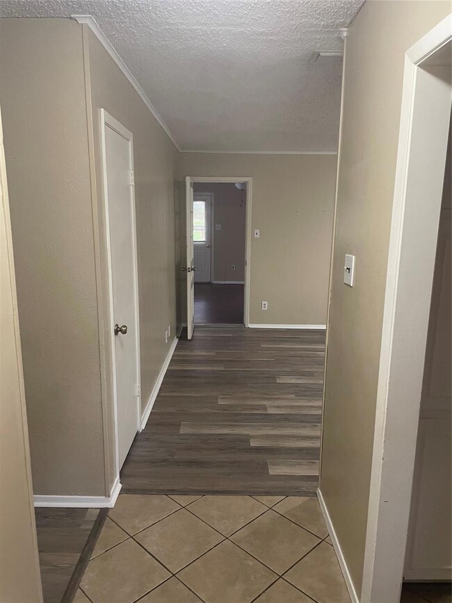 2606 Royal Ln, Granbury, TX 76049 - photo 5