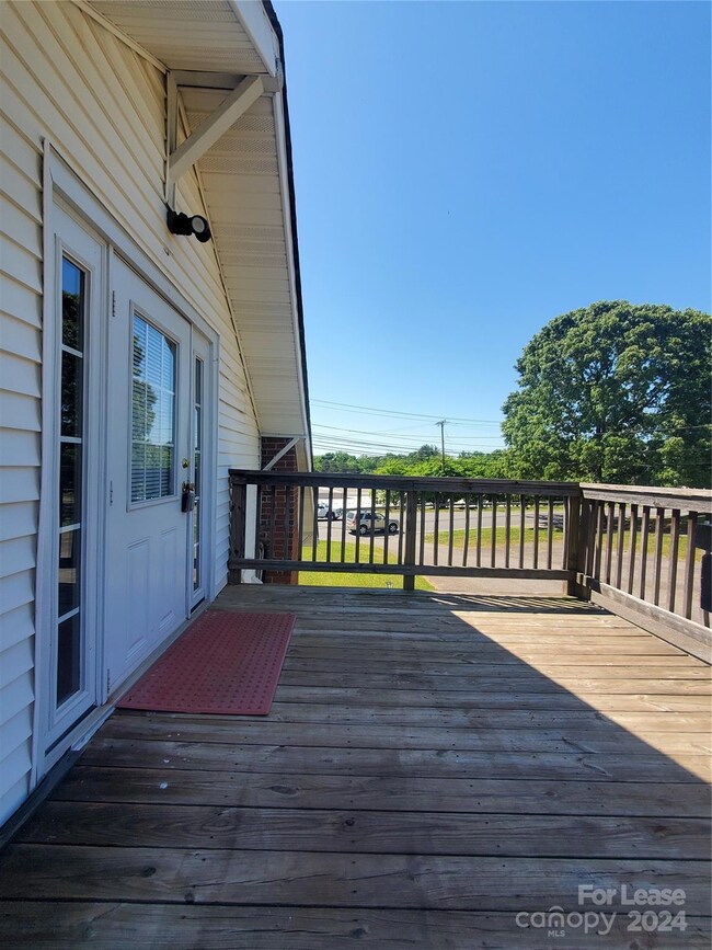 1435 Davie Ave, Statesville, NC 28677 - photo 3