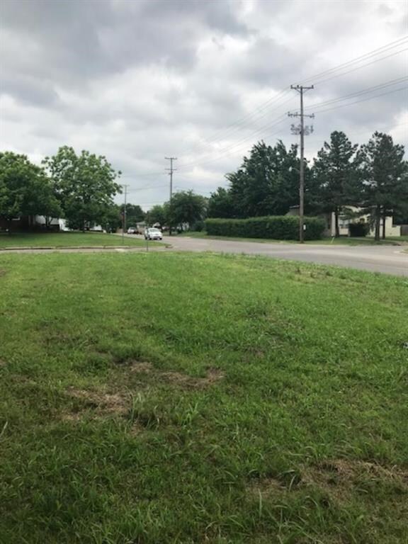 1502 N Market Ave, Shawnee, OK 74804 - photo 3