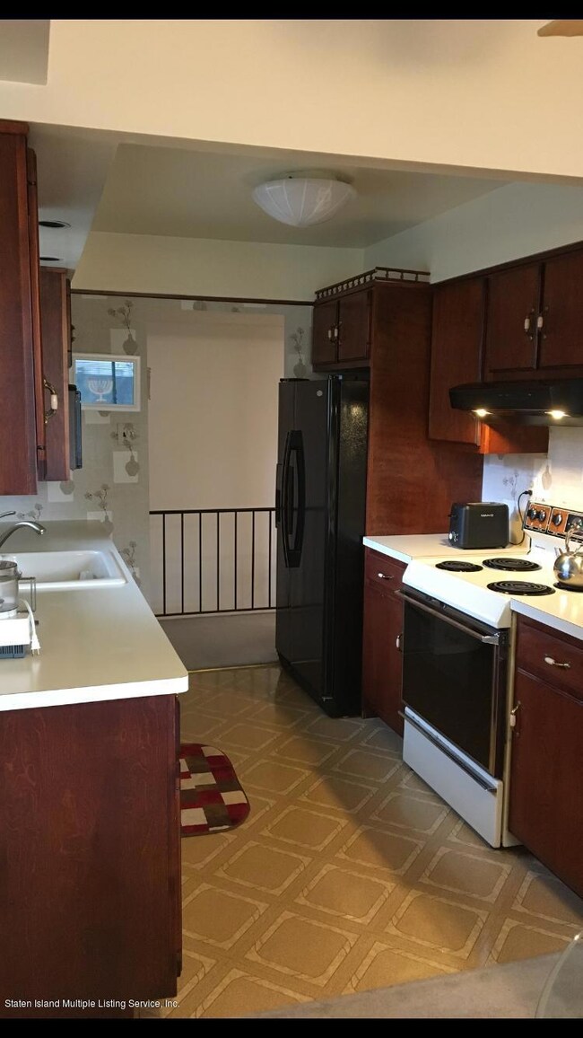 Elmwood Park Condos unit A, Staten Island, NY 10314 - photo 7