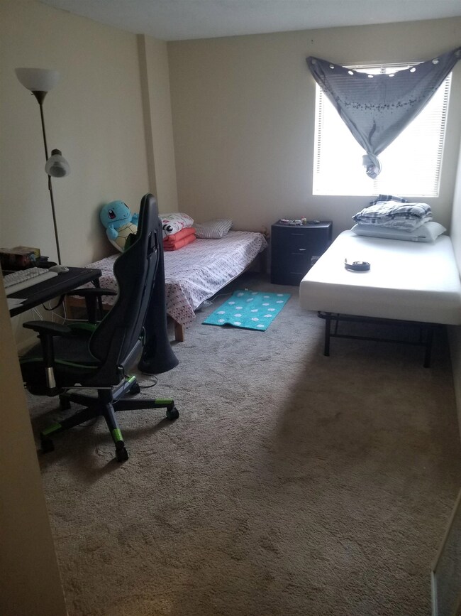 19 Blackstone Dr unit 21, Nashua, NH 03063 - photo 4