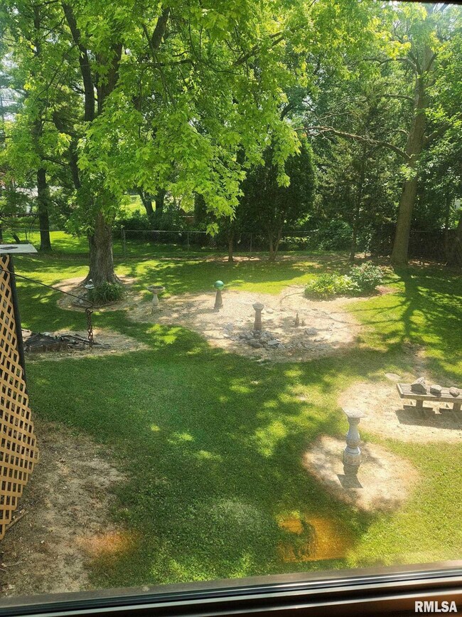 1503 14th St, Bettendorf, IA 52722 - photo 3