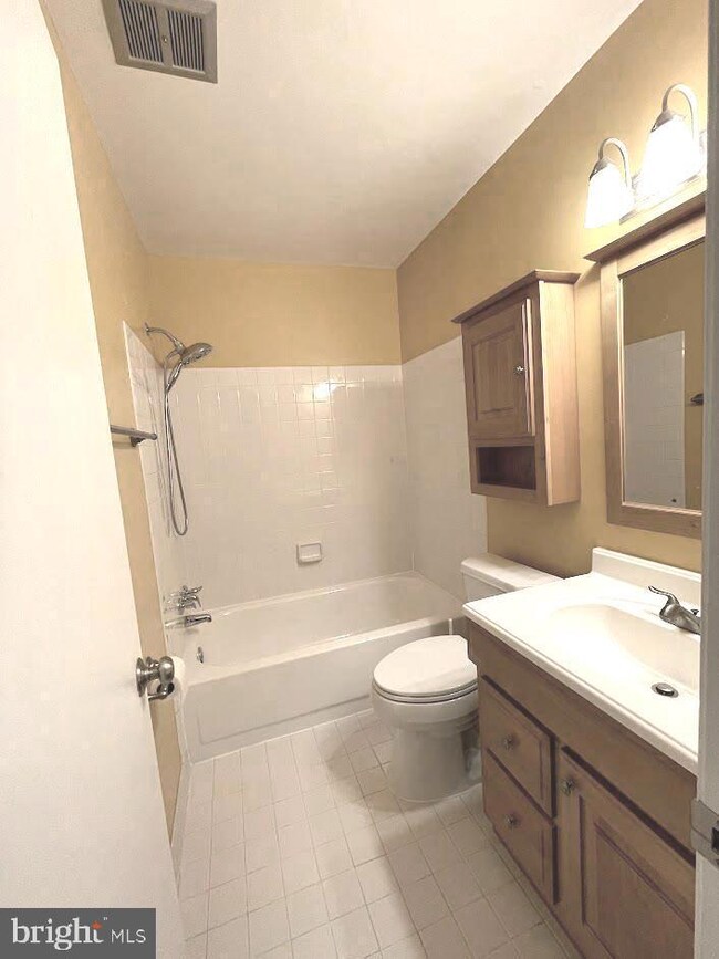 10229 Arizona Cir, Bethesda, MD 20817 - photo 5