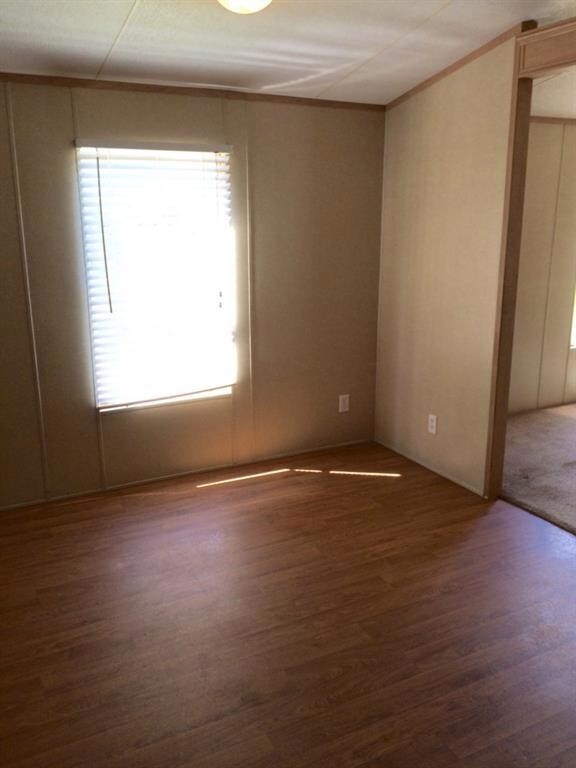 Dining Area in Kitchen.