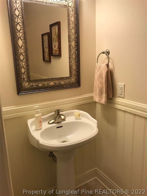 2424 Amigo Dr, Fayetteville, NC 28305 - photo 6