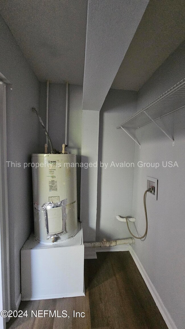 5927 Ridgeway Rd E, Jacksonville, FL 32244 - photo 6