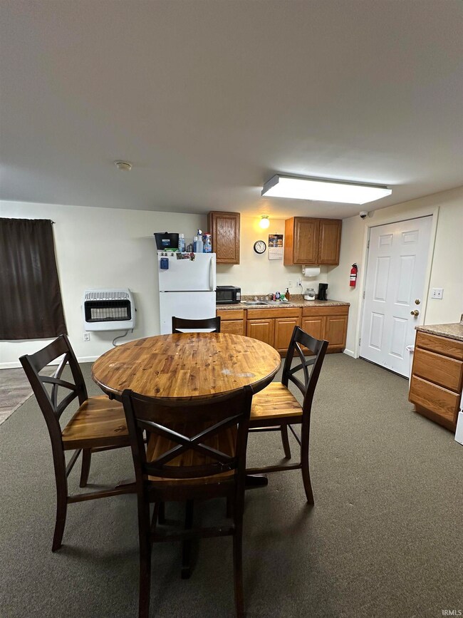 669 NE 5th St, Linton, IN 47441 - photo 7